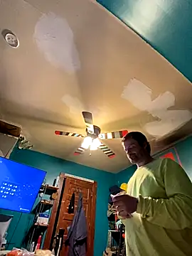 Snapshot of charactrzero chatting on October 29, 11:28 pm charactrzero online show from October 29, 11:28 pm