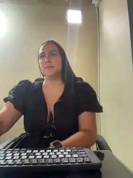 kendall 52 online show from March 27, 7:46 pm