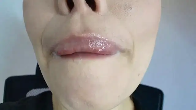 Snapshot of lisbet21x chatting on October 24, 10:17 pm lisbet21x online show from October 24, 10:17 pm