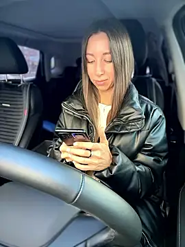 EvaCatt online show from December 6, 3:30 am