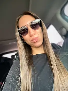 Snapshot of EvaCatt chatting on March 19, 3:41 am EvaCatt online show from March 19, 3:41 am