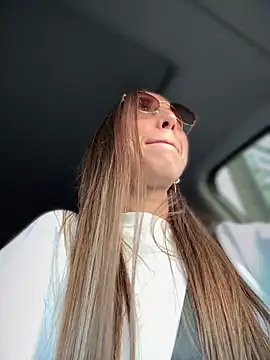 EvaCatt online show from April 1, 2:45 am