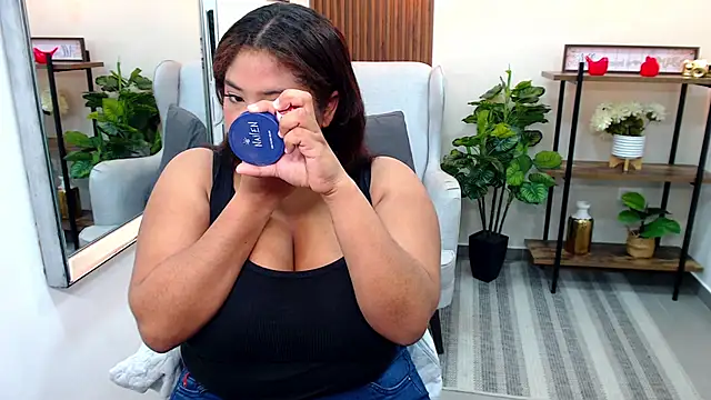 Snapshot of Kenya--Buhle chatting on March 22, 11:00 am Kenya--Buhle online show from March 22, 11:00 am