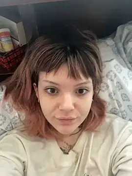 Snapshot of SweetMaisie chatting on January 12, 7:31 pm SweetMaisie online show from January 12, 7:31 pm