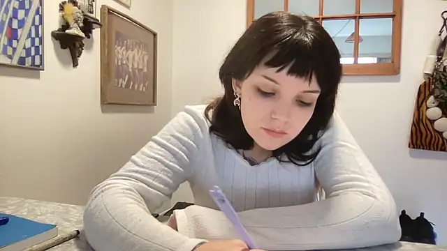 Snapshot of SweetMaisie chatting on October 21, 7:25 pm SweetMaisie online show from October 21, 7:25 pm