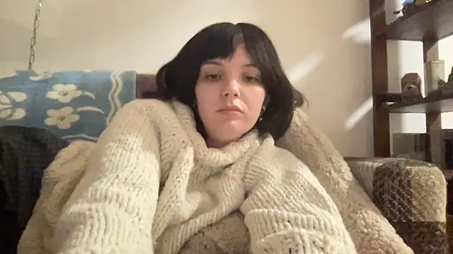 Snapshot of SweetMaisie chatting on November 24, 1:16 am SweetMaisie online show from November 24, 1:16 am