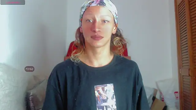 Snapshot of Summer_XO chatting on December 24, 2:10 am Summer XO online show from December 24, 2:10 am