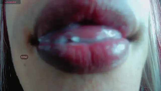 Snapshot of Summer_XO chatting on February 6, 5:03 am Summer XO online show from February 6, 5:03 am