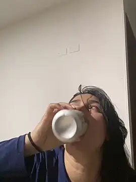 andreaisis2 online show from February 23, 4:50 am