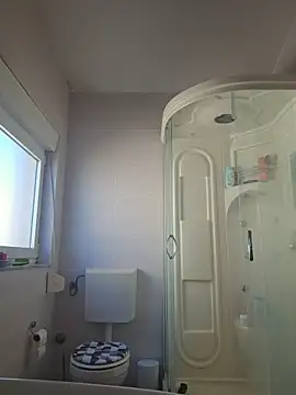 U prolazu online show from April 5, 8:00 am