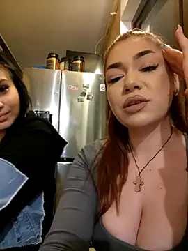 Snapshot of Ella_sweety chatting on March 21, 12:18 am Ella sweety online show from March 21, 12:18 am