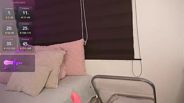 Snapshot of Alexxandra_12 chatting on February 20, 9:22 am Alexxandra 12 online show from February 20, 9:22 am