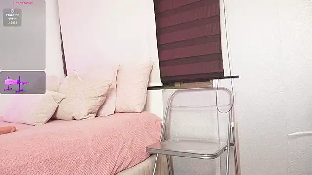 Snapshot of Alexxandra_12 chatting on October 11, 8:24 am Alexxandra 12 online show from October 11, 8:24 am
