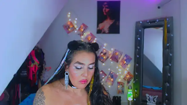 Snapshot of sweet_vanessa_22 chatting on February 27, 6:40 am sweet vanessa 22 online show from February 27, 6:40 am