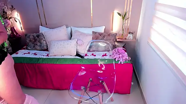 Snapshot of lena_paulxo chatting on November 28, 1:36 pm lena paulxo online show from November 28, 1:36 pm