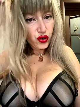 Snapshot of Kittenforyou chatting on November 6, 9:43 am Kittenforyou online show from November 6, 9:43 am