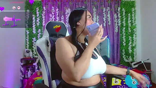 Snapshot of ariana-lopez chatting on November 24, 12:16 pm ariana-lopez online show from November 24, 12:16 pm