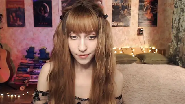 Snapshot of Friendly_Ellie chatting on December 25, 4:33 am Friendly Ellie online show from December 25, 4:33 am