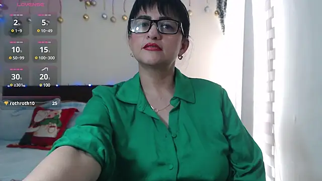 Snapshot of ISABEEL_SOFIA01 chatting on January 4, 8:59 pm ISABEEL SOFIA01 online show from January 4, 8:59 pm