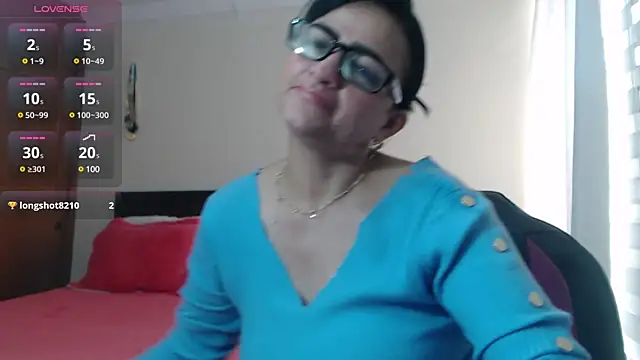 Snapshot of ISABEEL_SOFIA01 chatting on January 16, 8:25 pm ISABEEL SOFIA01 online show from January 16, 8:25 pm