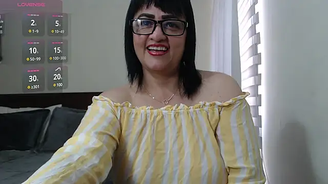 Snapshot of ISABEEL_SOFIA01 chatting on January 21, 4:05 pm ISABEEL SOFIA01 online show from January 21, 4:05 pm