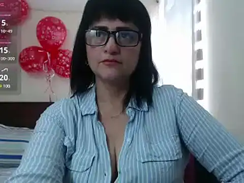 Snapshot of ISABEEL_SOFIA01 chatting on February 19, 6:00 pm ISABEEL SOFIA01 online show from February 19, 6:00 pm