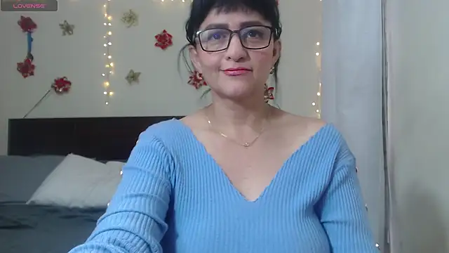 Snapshot of ISABEEL_SOFIA01 chatting on March 7, 10:32 pm ISABEEL SOFIA01 online show from March 7, 10:32 pm