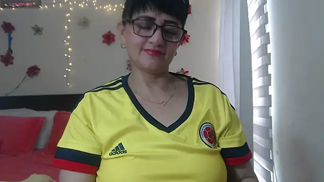 Snapshot of ISABEEL_SOFIA01 chatting on March 20, 6:42 pm ISABEEL SOFIA01 online show from March 20, 6:42 pm