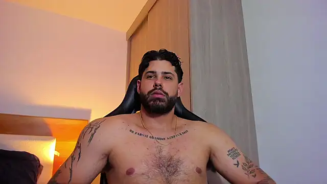 Justyn Torres online show from March 5, 6:23 pm