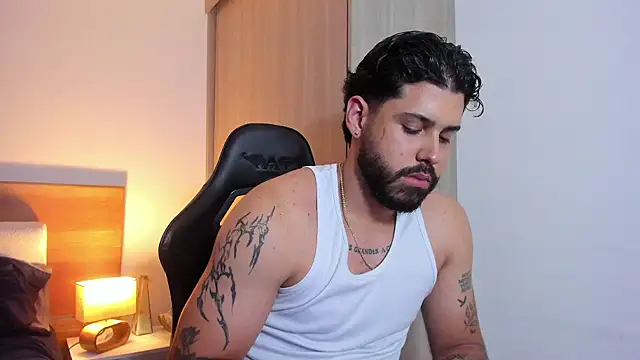 Justyn Torres online show from March 11, 11:26 pm