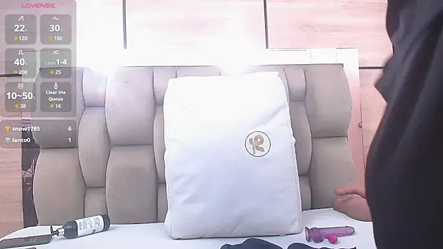 arianna pearl online show from December 14, 3:47 pm