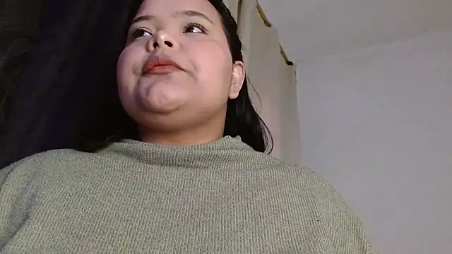 Snapshot of sexychubby___ chatting on December 17, 4:43 pm sexychubby    online show from December 17, 4:43 pm