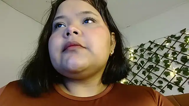 Snapshot of sexychubby___ chatting on March 16, 5:36 am sexychubby    online show from March 16, 5:36 am