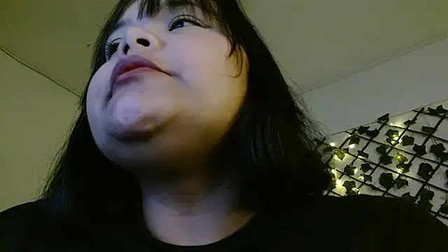 Snapshot of sexychubby___ chatting on March 21, 9:01 am sexychubby    online show from March 21, 9:01 am