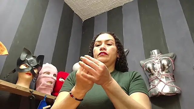 Snapshot of ADELHEY_RAN chatting on December 5, 1:06 pm ADELHEY RAN online show from December 5, 1:06 pm