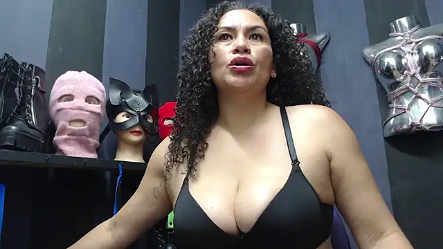 Snapshot of ADELHEY_RAN chatting on December 11, 6:42 pm ADELHEY RAN online show from December 11, 6:42 pm