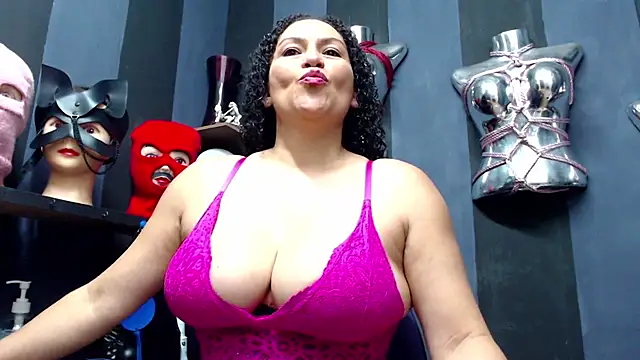 Snapshot of ADELHEY_RAN chatting on December 13, 4:05 pm ADELHEY RAN online show from December 13, 4:05 pm