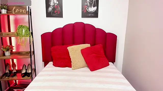 Ashleyyrobert online show from December 13, 12:17 pm