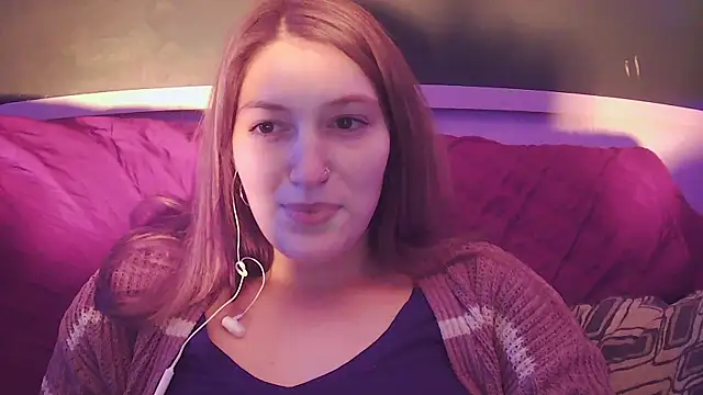 Snapshot of Angelk43 chatting on December 17, 7:36 am Angelk43 online show from December 17, 7:36 am