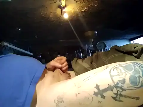 Snapshot of Kevinmc1d chatting on October 20, 12:38 pm Kevinmc1d online show from October 20, 12:38 pm