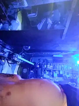 Snapshot of Kevinmc1d chatting on November 7, 7:41 am Kevinmc1d online show from November 7, 7:41 am