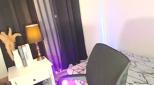 Snapshot of MajesticKitana chatting on January 8, 8:38 am MajesticKitana online show from January 8, 8:38 am