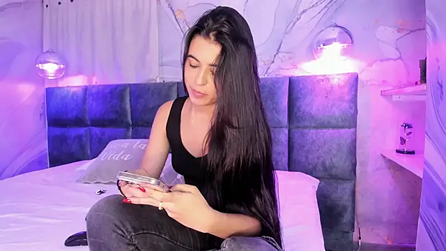 Snapshot of IvySanders1 chatting on February 28, 3:26 am IvySanders1 online show from February 28, 3:26 am