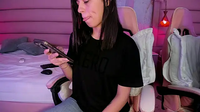 IvySanders1 online show from October 10, 1:10 pm