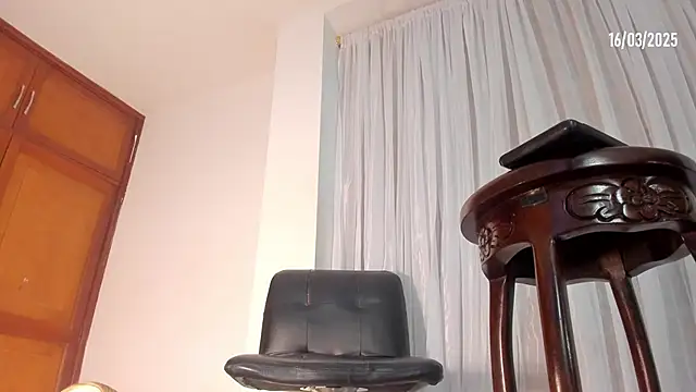 Snapshot of jaddyk_ chatting on March 16, 8:11 pm jaddyk online show from March 16, 8:11 pm