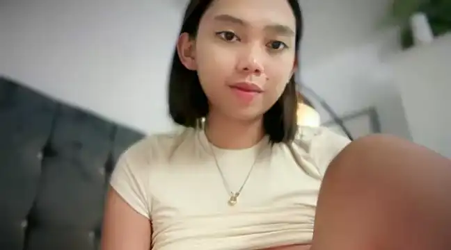 GenesisCastillano online show from February 5, 7:20 pm