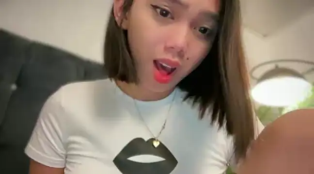 GenesisCastillano online show from February 23, 5:50 pm