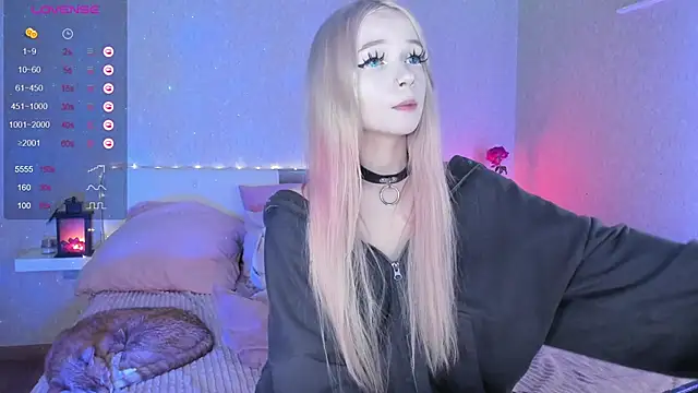 Snapshot of Misty_Shadow chatting on February 5, 1:04 am Misty Shadow online show from February 5, 1:04 am