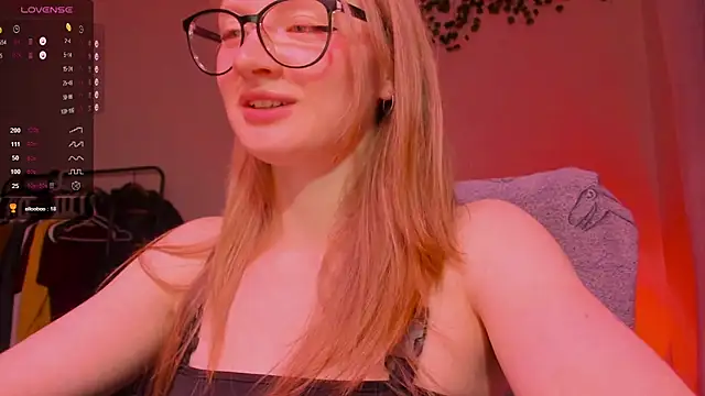 Snapshot of mollytuck chatting on October 28, 3:14 pm mollytuck online show from October 28, 3:14 pm