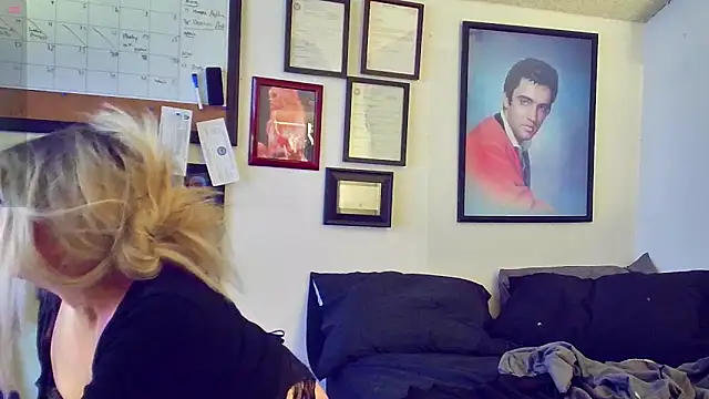 DoMeDoggyDiana online show from March 15, 2:23 pm